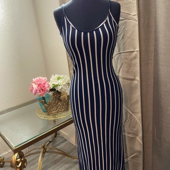 Backless Maxi Dress - Picture 1 of 4